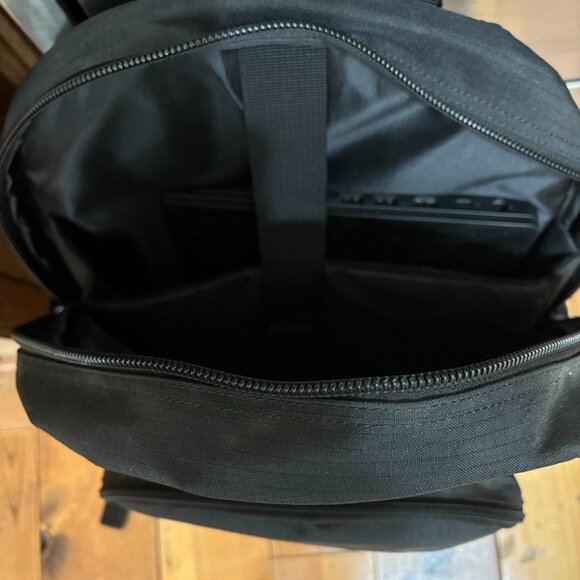 New Computer Backpack - Picture 5 of 7